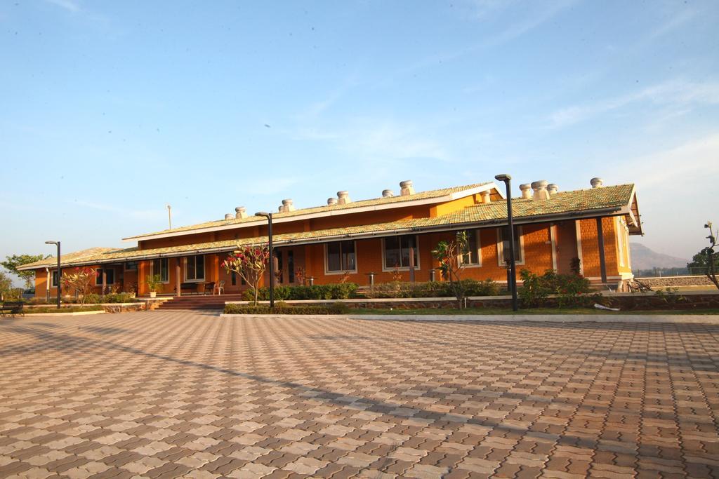 The Grand Gardens Resort Игатпури Екстериор снимка
