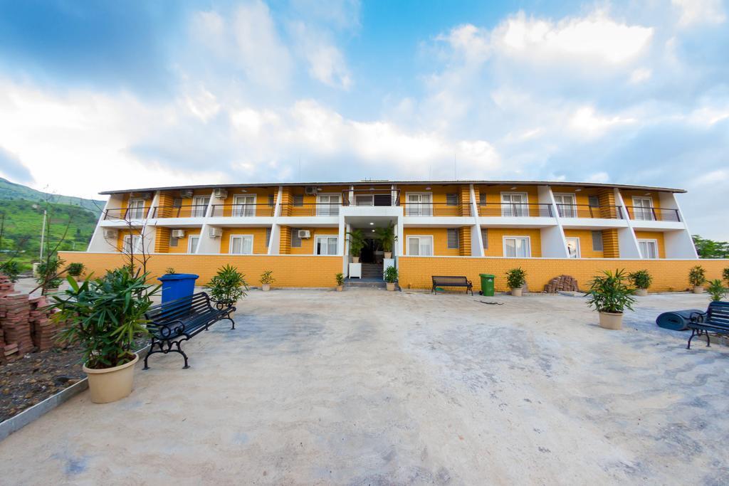 The Grand Gardens Resort Игатпури Екстериор снимка